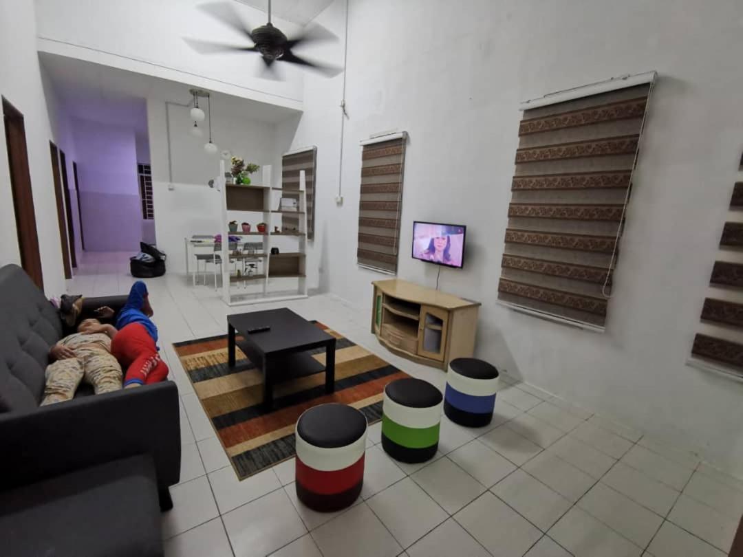 As'Cattleya Homestay Sepang Exterior foto